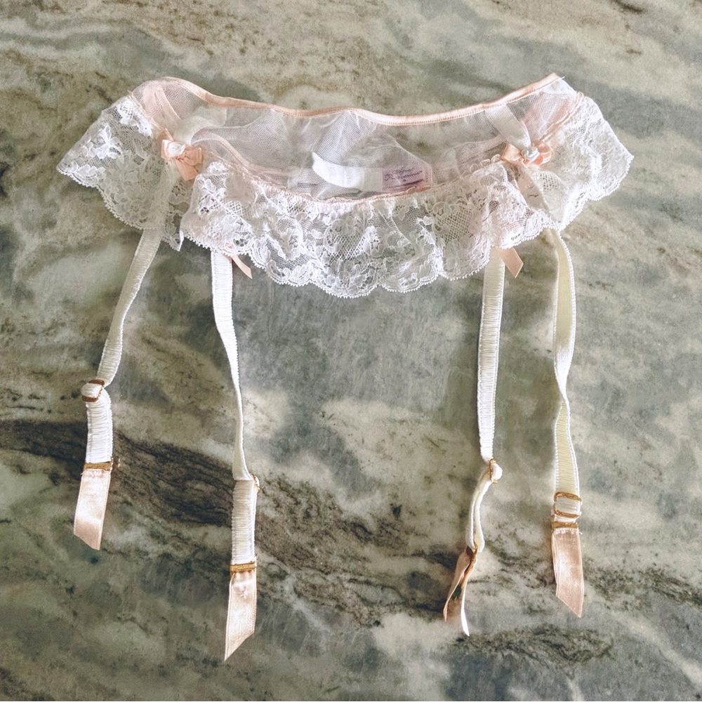 Agent Provocateur Suspenders Lace Garter Belt with Satin Bows | SZ 4 | EUC |